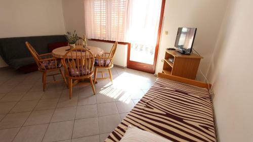 Hostal Apartments Miko