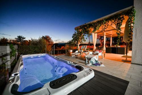 Villa Leones
