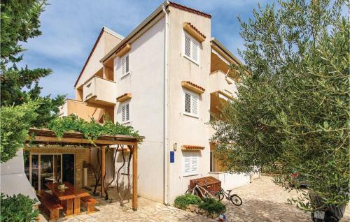 Two-bedroom Apartment In Mandre