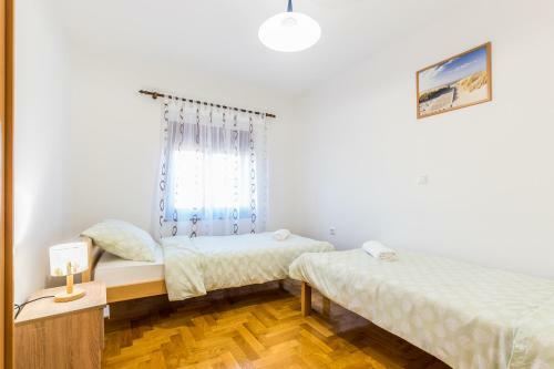Relaxing Apartment Josip - Peaceful Area