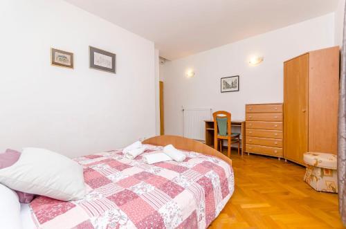 Apartment Tunjara