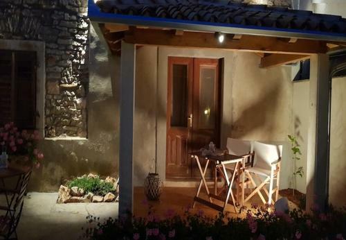 Hostal Apartments Rooms Perstel - Parking