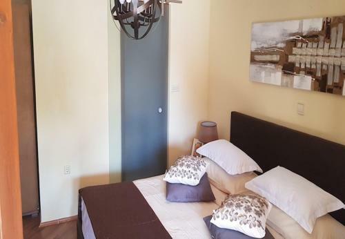 Hostal Apartments Rooms Perstel - Parking