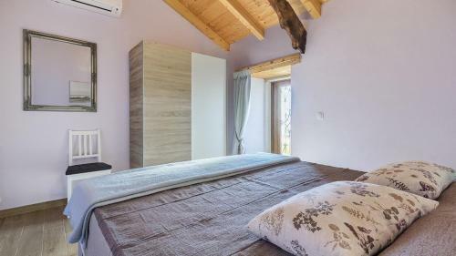 Hostal Authentic Istrian Villa Ive With A Swimming Pool