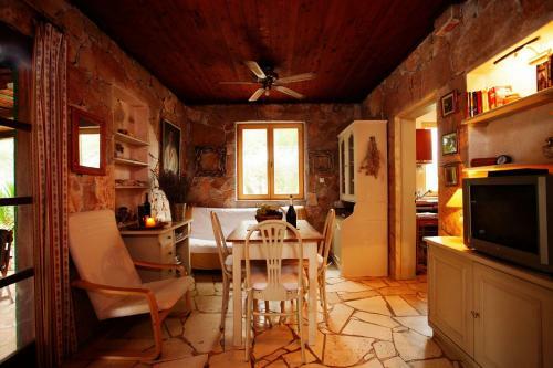Holiday Home Biserka - Quiet Place