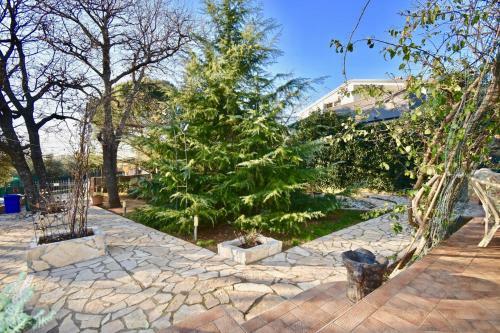 Sea View Relaxing House With Spacious Garden