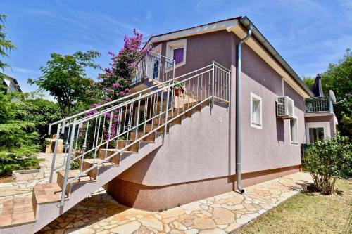 Sea View Relaxing House With Spacious Garden