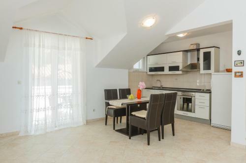 Villa Sanda - With Pool