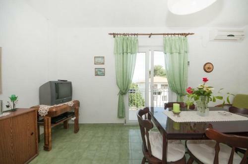 Apartments Sreca - 150m From Beach