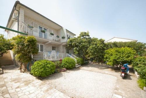 Apartments Sreca - 150m From Beach