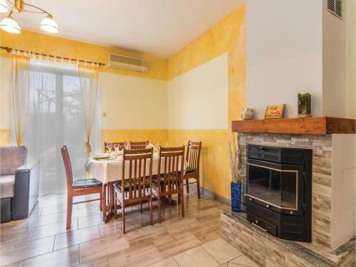 Holiday Home Ecio , S Velikim Vrtom, Potpuno Ogra?ena,