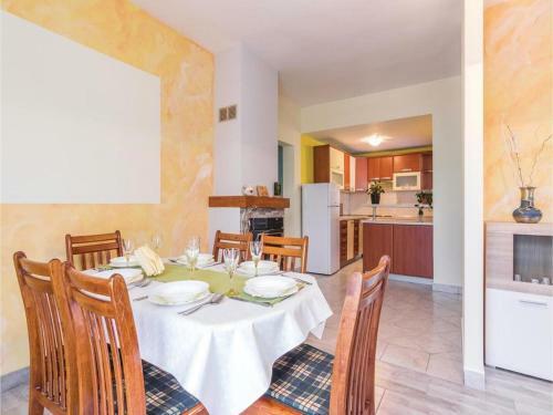 Holiday Home Ecio , S Velikim Vrtom, Potpuno Ogra?ena,