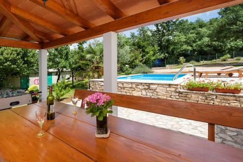 Holiday Home Ecio , S Velikim Vrtom, Potpuno Ogra?ena,