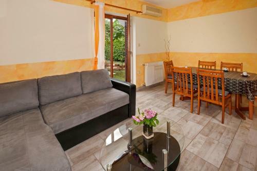 Holiday Home Ecio , S Velikim Vrtom, Potpuno Ogra?ena,