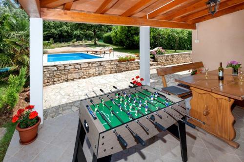 Holiday Home Ecio , S Velikim Vrtom, Potpuno Ogra?ena,