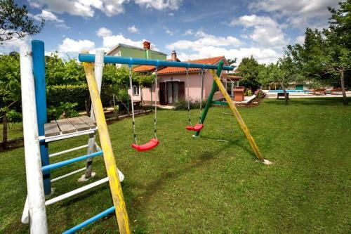 Holiday Home Ecio , S Velikim Vrtom, Potpuno Ogra?ena,