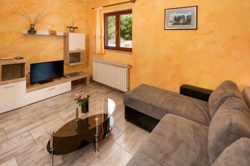 Holiday Home Ecio , S Velikim Vrtom, Potpuno Ogra?ena,