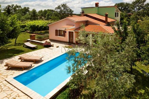 Holiday Home Ecio , S Velikim Vrtom, Potpuno Ogra?ena,