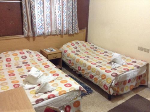 Queen Ayola Hotel