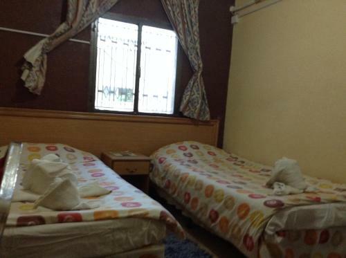 Queen Ayola Hotel