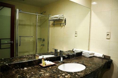 Mosaic City Hotel