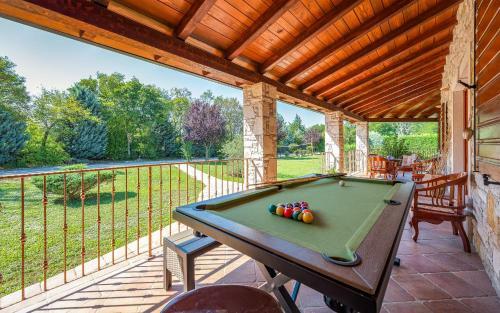 Villa Bacio With Pool, Wine Cellar, Volleyball Field