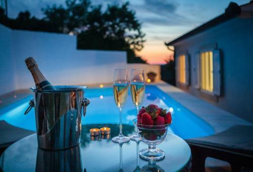 Villa Andre - Swimming Pool