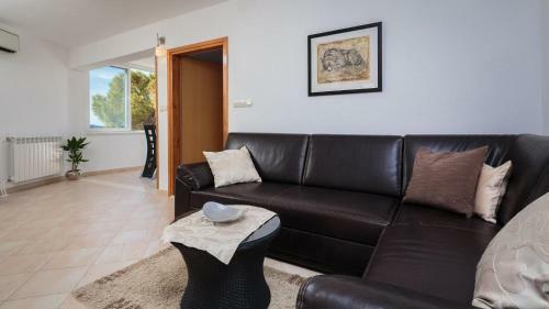 Villa Andre - Swimming Pool