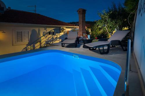 Villa Andre - Swimming Pool