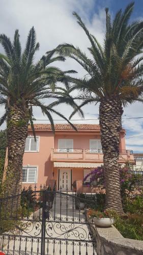Hostal Guesthouse Cola