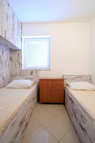 Apartment Dado