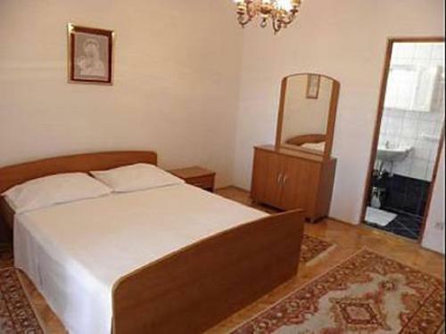 Hostal Apts And Rooms Antony-free Grill