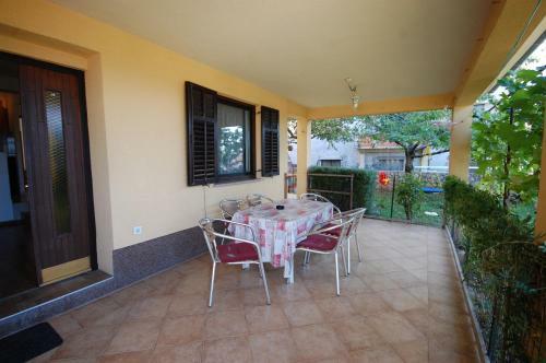 Apartments Snjezana