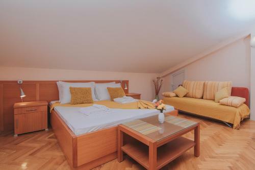 Pool Apartments Tolo