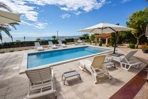 Pool Apartments Tolo