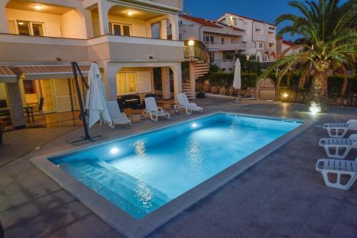 Pool Apartments Tolo