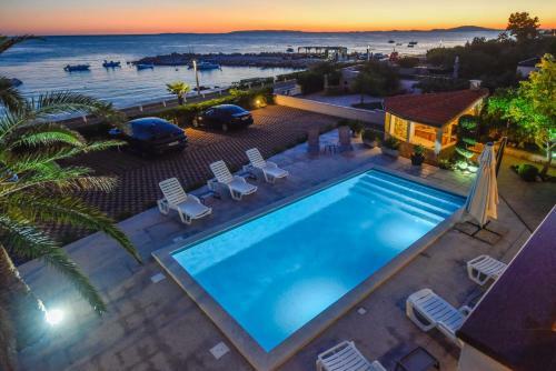 Pool Apartments Tolo