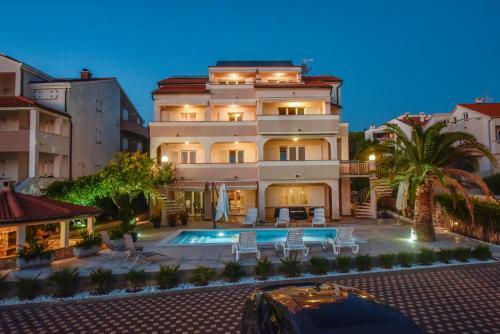 Pool Apartments Tolo