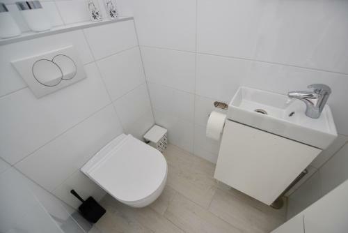 Funtastic C Apartment With Private Pool