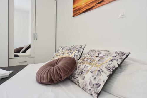 Funtastic C Apartment With Private Pool
