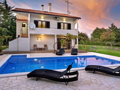 Charming Apartment Near Nova Vas Alm With Terrace
