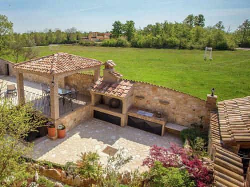 Cozy Apartment In Nova Vas With Swimming Pool