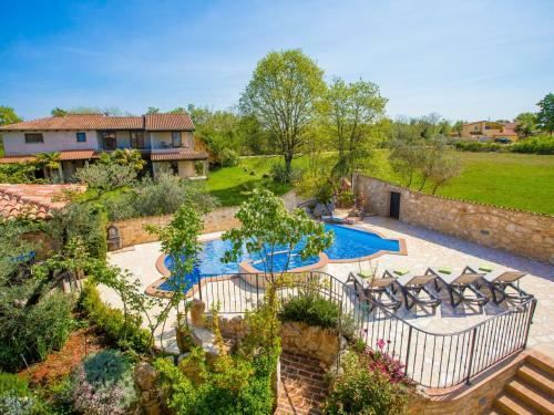 Cozy Apartment In Nova Vas With Swimming Pool