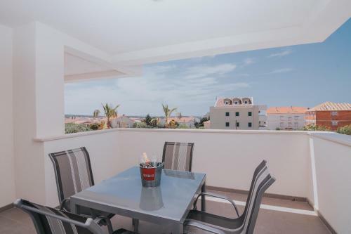 Apartments Pool Villa Aldura