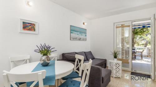 Rona Apartment Flower 1 And Flower 2