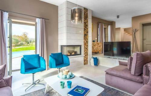 Nova Vas Villa Sleeps 8 Pool Air Con Wifi