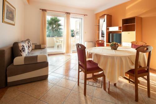 Aparthotel Resort Trcol