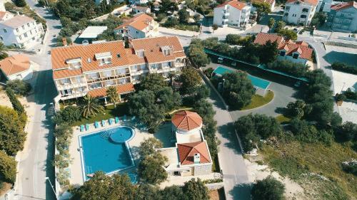 Aparthotel Resort Trcol
