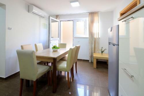 Apartamentos Villa Pool Centrale
