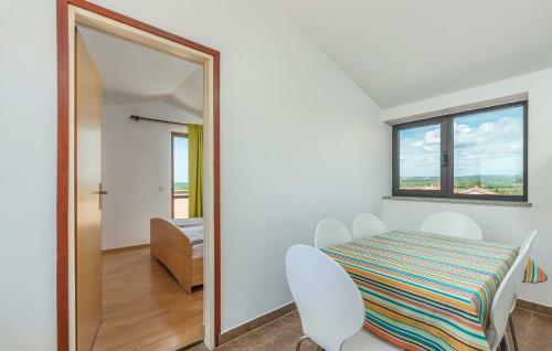 Hostal Apartment Complex Vetrina-shared Pool
